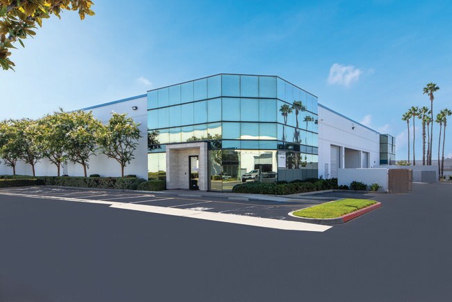 Plus de détails pour 3919 E Guasti Rd, Ontario, CA - Industriel à louer