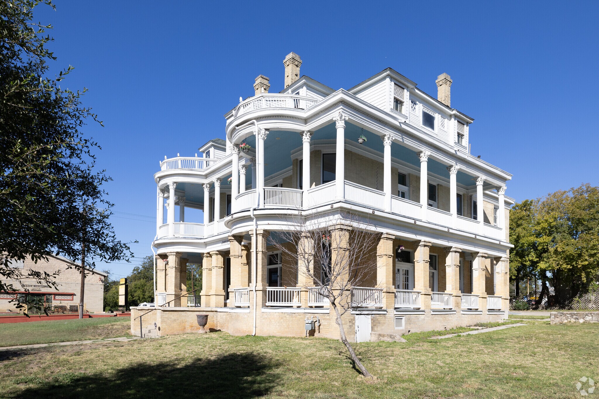 339 W Woodlawn Ave, San Antonio, TX for sale Primary Photo- Image 1 of 17