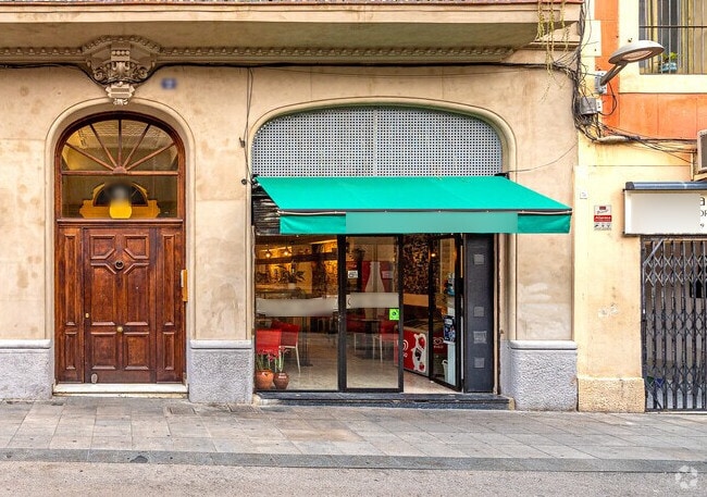 Barcelona, BAR 08012 -  -  - Interior Photo - Image 1 of 20