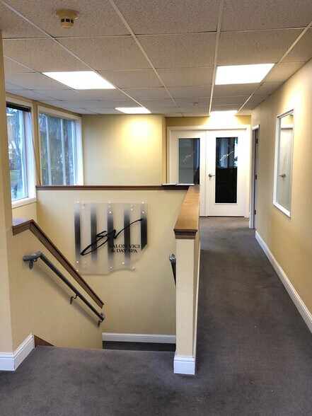 16000 Mill Creek Blvd, Mill Creek, WA à vendre - Photo intérieure - Image 2 de 13