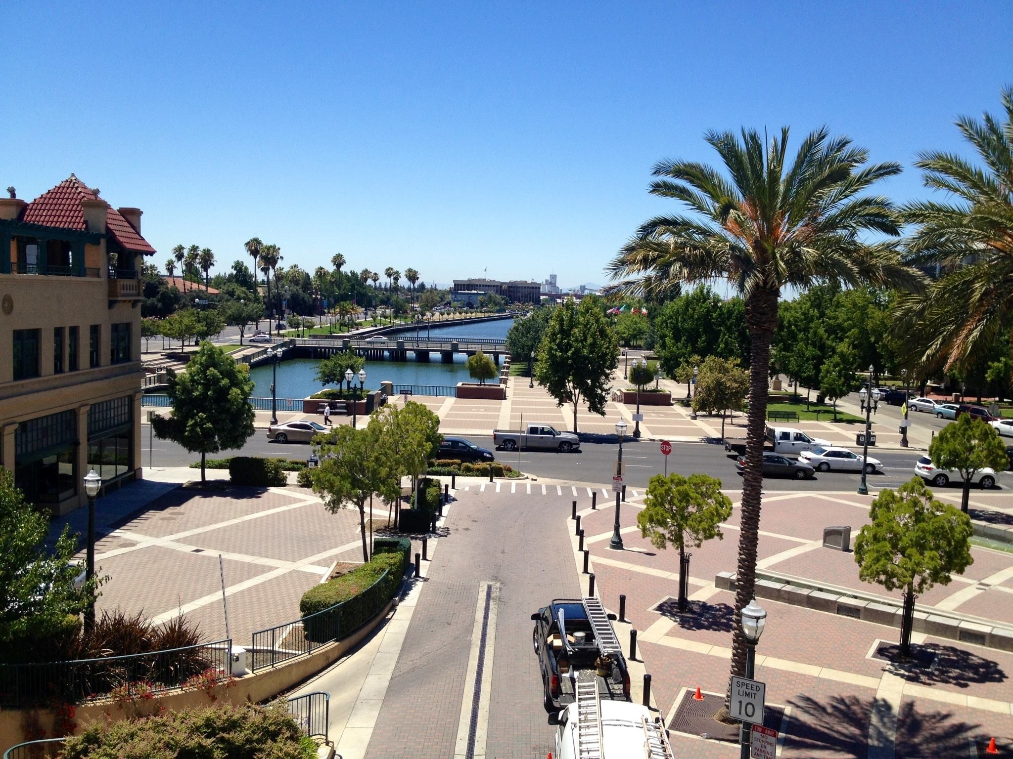 125 Bridge Pl, Stockton, CA à louer Photo du bâtiment- Image 1 de 7