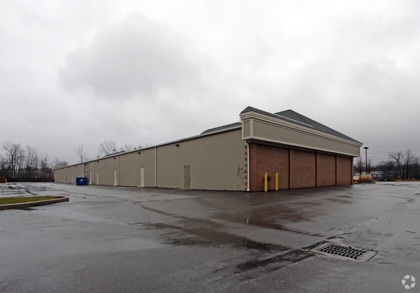 445 Aurora Rd, Sagamore Hills, OH for lease - Building Photo - Image 2 of 4