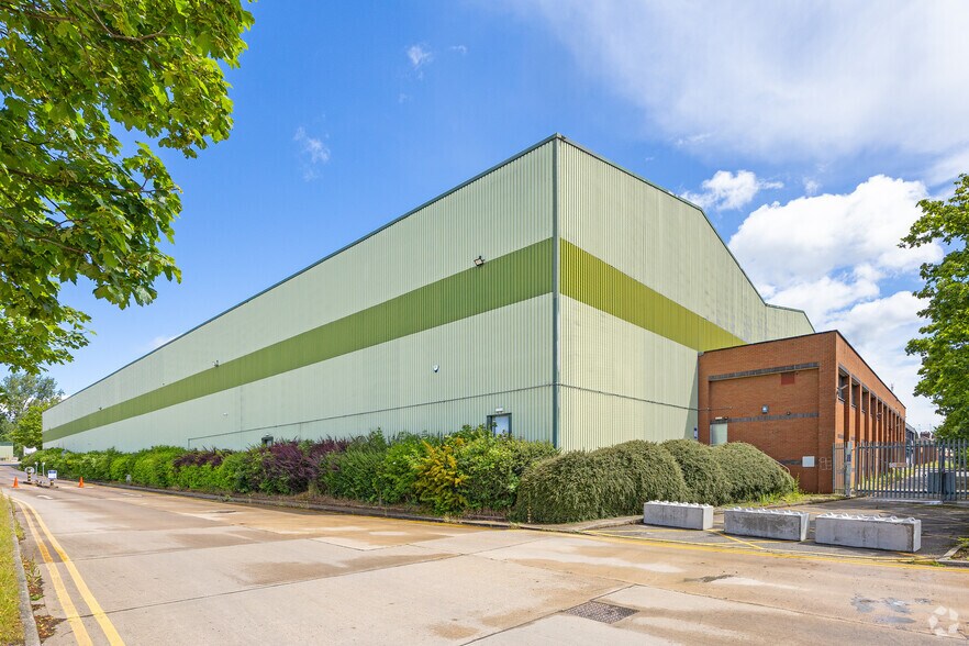 Rotherham Rd, Rotherham à louer - Photo principale - Image 1 de 4