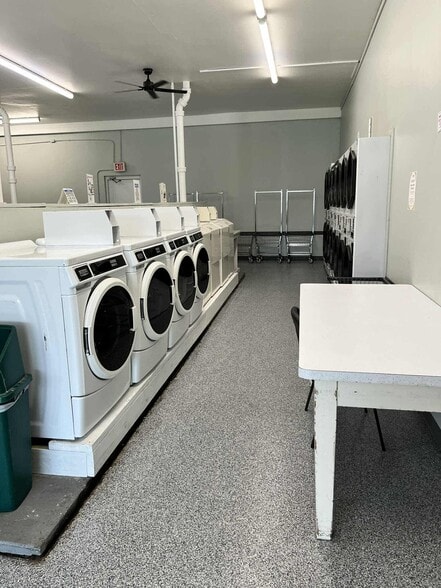 337 Fond du Lac Ave, Fond Du Lac, WI for sale - Interior Photo - Image 2 of 7