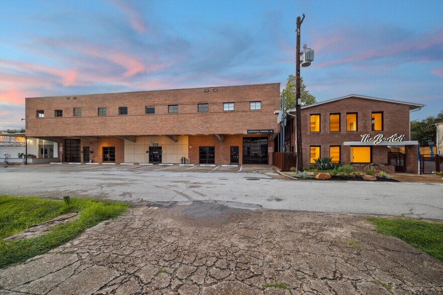 2422 Bartlett St, Houston, TX à louer - Photo du bâtiment - Image 3 de 15