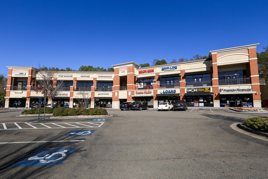 535 Riverstone Pky, Canton, GA à louer - Photo du bâtiment - Image 3 de 29