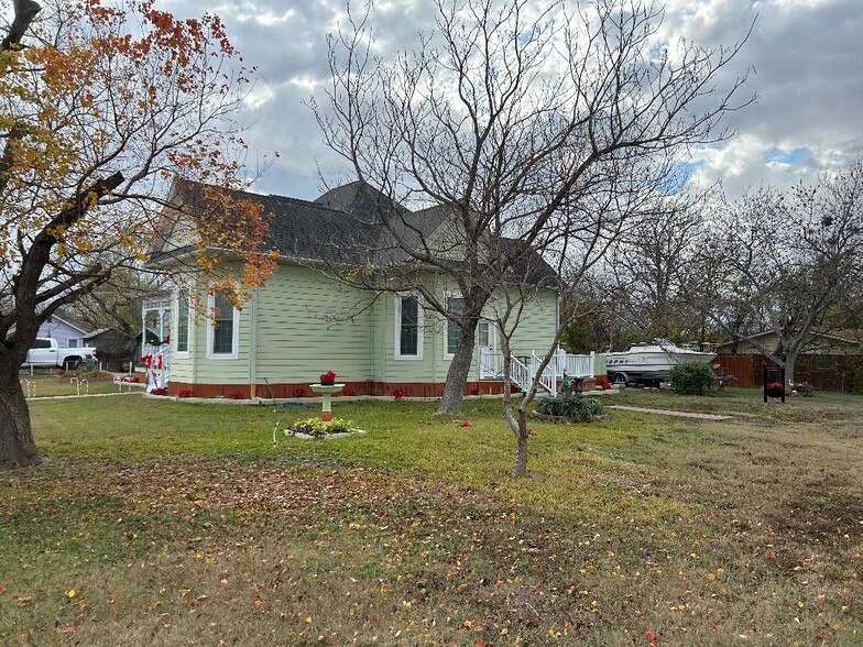 309 N Lexington St, Manor, TX for lease - Building Photo - Image 2 of 11