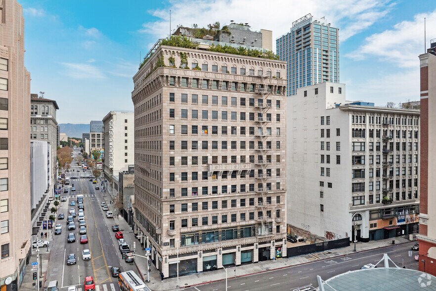 448 S Hill St, Los Angeles, CA à louer - Photo du bâtiment - Image 3 de 38