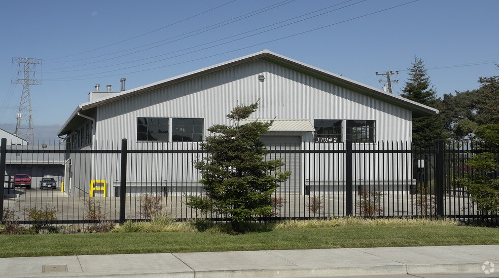 3701 Collins Ave, Richmond, CA for lease - Building Photo - Image 2 of 5