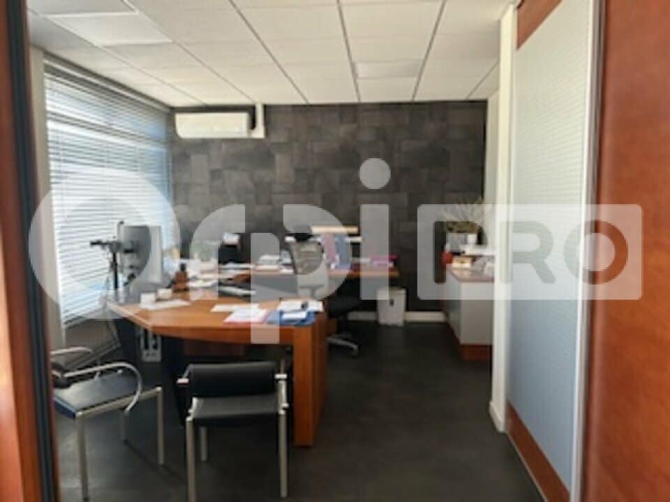 Bureau dans Villefranche-sur-Saône à louer Photo intérieure- Image 1 de 7