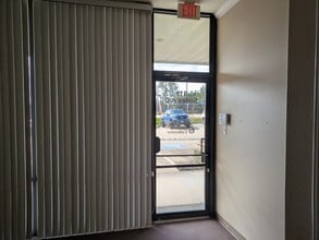 16955 Walden Rd, Montgomery, TX for lease Building Photo- Image 1 of 9