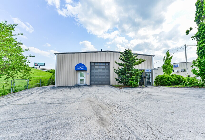 6556 Jonas Pl, Berkeley, MO à vendre - Photo du bâtiment - Image 1 de 22