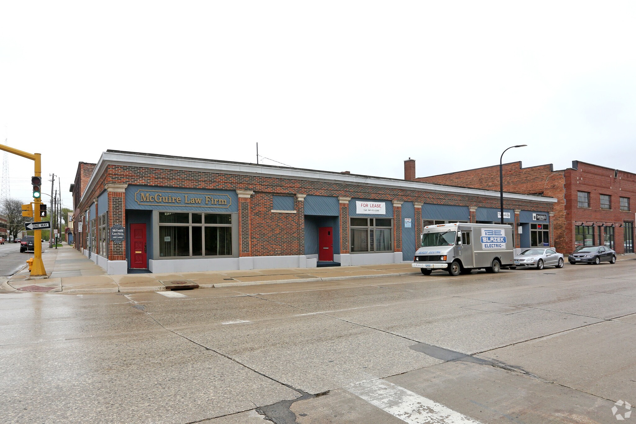 101-105 S Delaware Ave, Mason City, IA for lease Primary Photo- Image 1 of 4