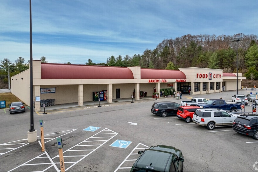 7510 Asheville Hwy, Knoxville, TN for sale - Building Photo - Image 2 of 6