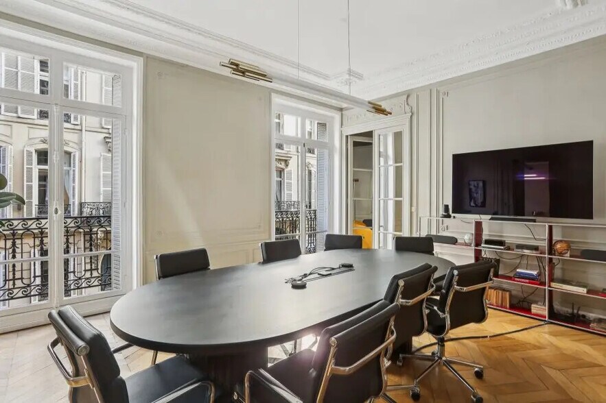 1-3 Rue De Penthièvre, Paris à louer - Photo du bâtiment - Image 3 de 13