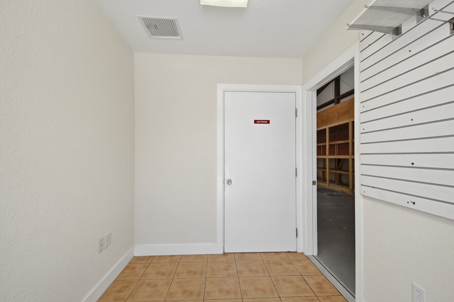 200 Waler Way, Saint Augustine, FL for lease - Building Photo - Image 3 of 21
