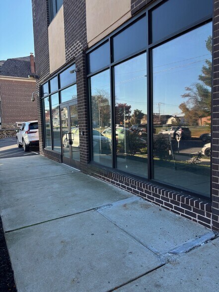 2040 Lehigh St, Easton, PA for lease - Building Photo - Image 3 of 19