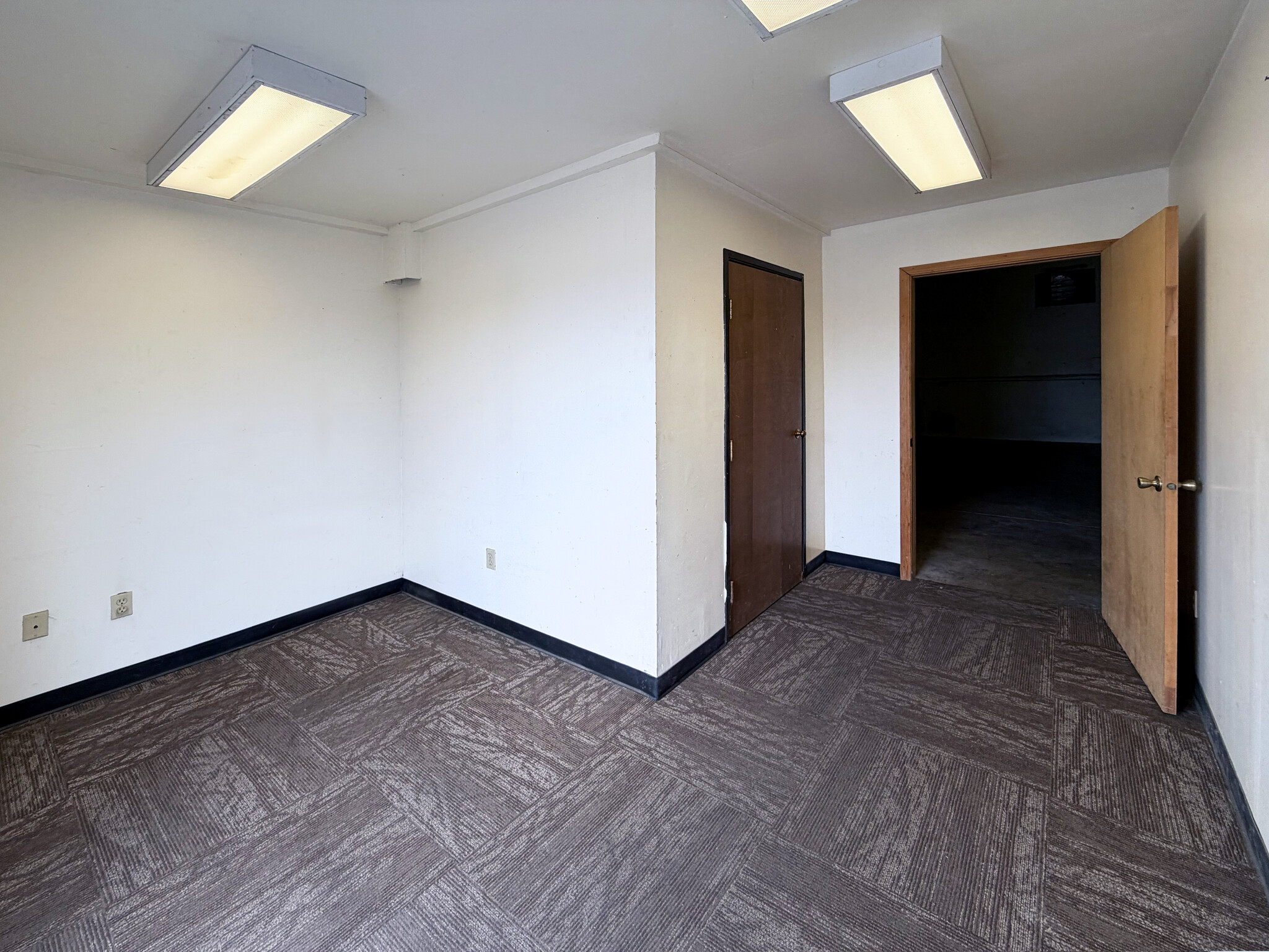 2585 Roosevelt Blvd, Eugene, OR for lease Interior Photo- Image 1 of 6