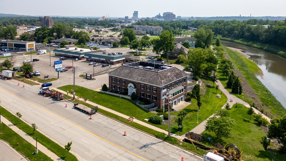 140 Elton Hills Ln NW, Rochester, MN for lease - Building Photo - Image 2 of 2