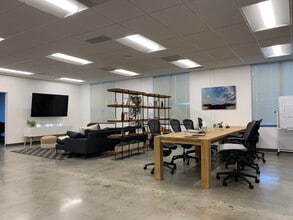 550 S California Ave, Palo Alto, CA à louer Photo intérieure- Image 2 de 7