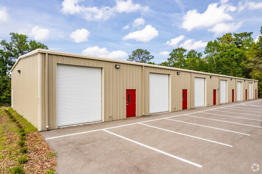 4521 SE 100th Pl, Belleview, FL à vendre - Photo du bâtiment - Image 3 de 11