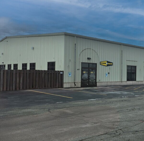 277 Industrial Dr, Columbus, WI à vendre - Photo du bâtiment - Image 2 de 3