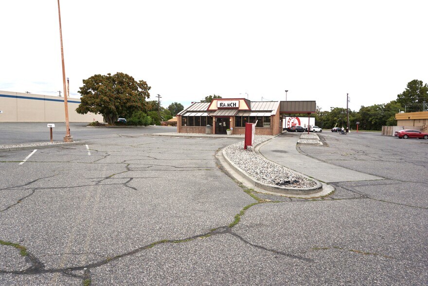 808 W Vineyard Dr, Kennewick, WA à vendre - Photo du bâtiment - Image 3 de 14