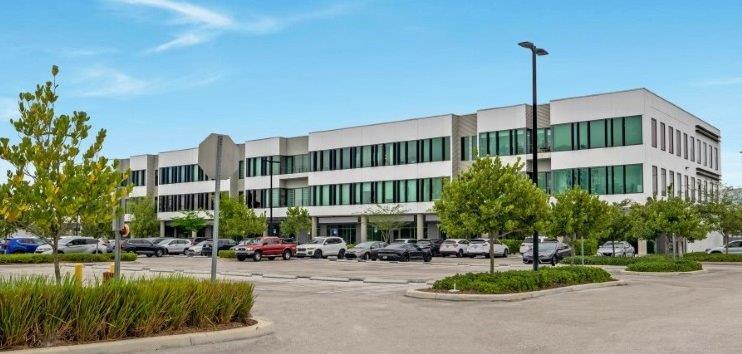 1695 NW 110th Ave, Miami, FL à louer - Photo du bâtiment - Image 3 de 7