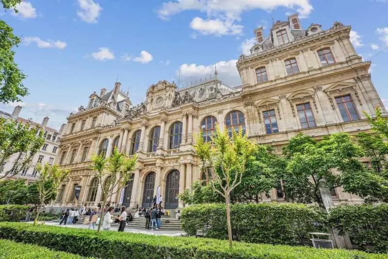 20 Place De La Bourse, Lyon for lease Building Photo- Image 1 of 4