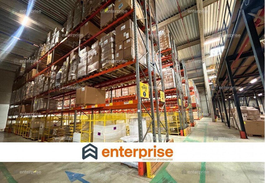 Industrial in Creil for lease - Interior Photo - Image 1 of 6