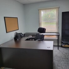 135 Gasoline Alley, Mooresville, NC à vendre Photo intérieure- Image 2 de 3