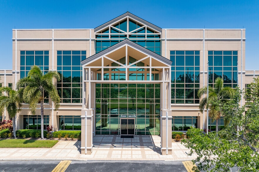 11399 16th Ct N, Saint Petersburg, FL for lease - Building Photo - Image 2 of 17