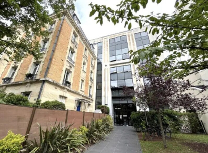 Bureau dans Vincennes à louer - Photo du bâtiment - Image 2 de 22