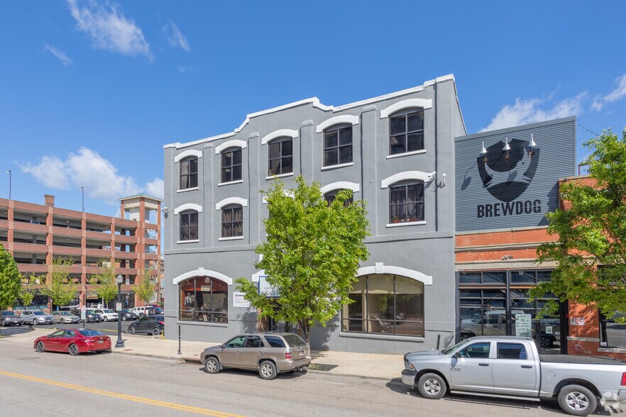 308 Reading Rd, Cincinnati, OH à louer - Photo principale - Image 1 de 2