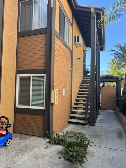 4435 Estrella Ave, San Diego, CA à vendre - Photo du bâtiment - Image 3 de 24