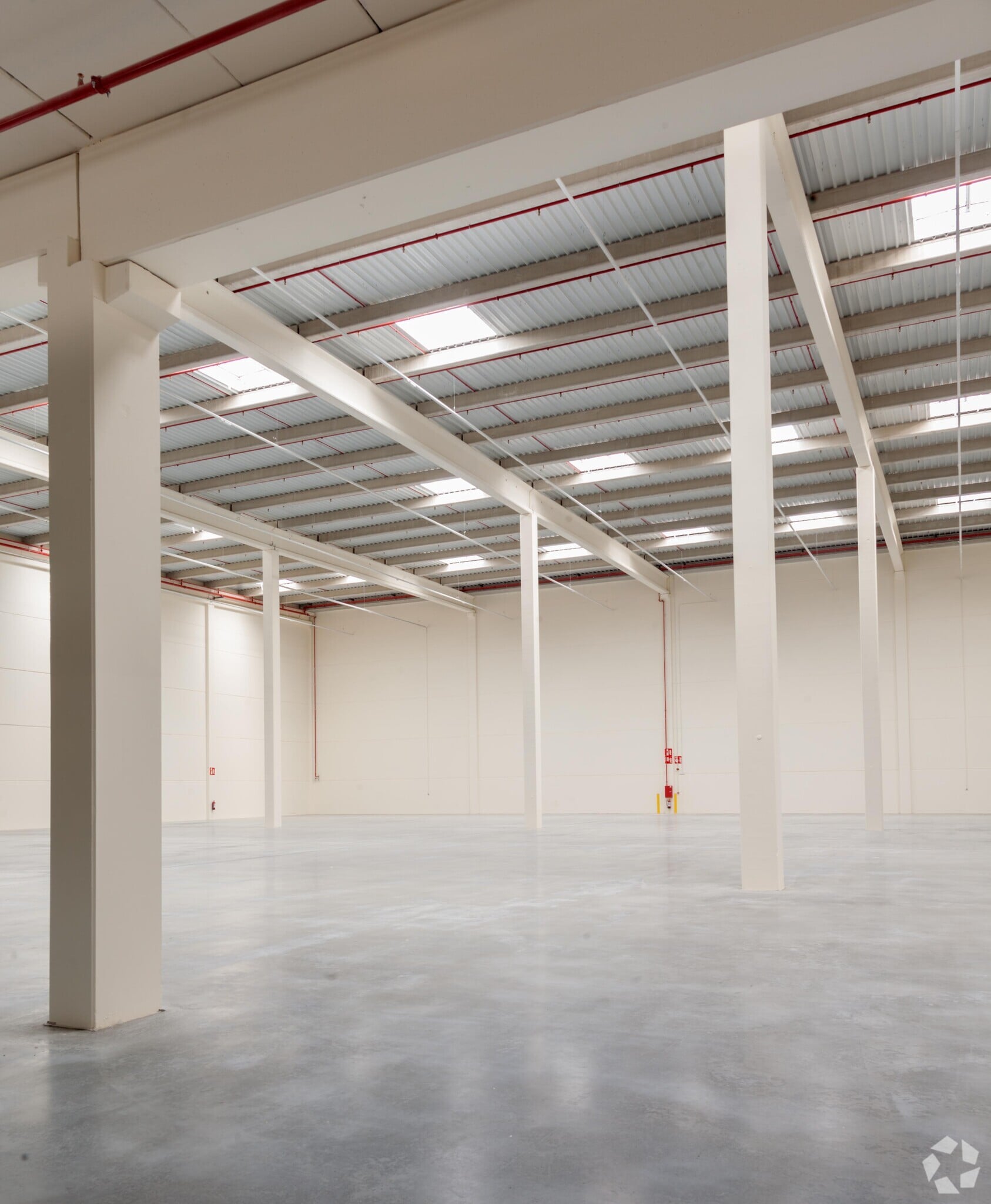 Calle de Eduardo Barreiros, 104, Madrid, Madrid for lease Building Photo- Image 1 of 10