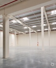 Calle de Eduardo Barreiros, 104, Madrid, Madrid for lease Building Photo- Image 1 of 10