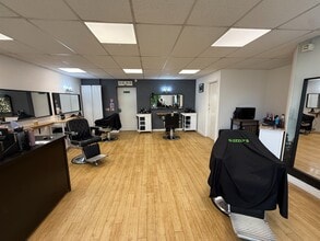 2 & 3 Jengers Mead, Billingshurst for lease Interior Photo- Image 2 of 5