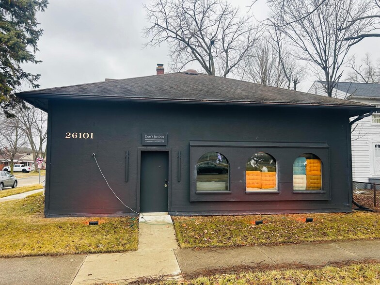 26101 W Warren St, Dearborn Heights, MI for lease - Building Photo - Image 2 of 22