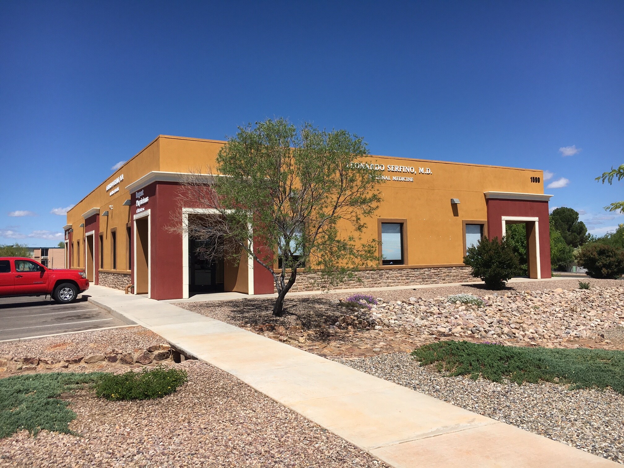 1590 Paseo San Luis, Sierra Vista, AZ à vendre Photo du bâtiment- Image 1 de 32
