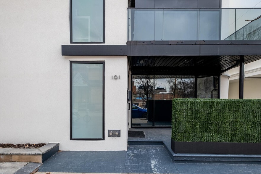 101 Scollard St, Toronto, ON for lease - Building Photo - Image 2 of 3