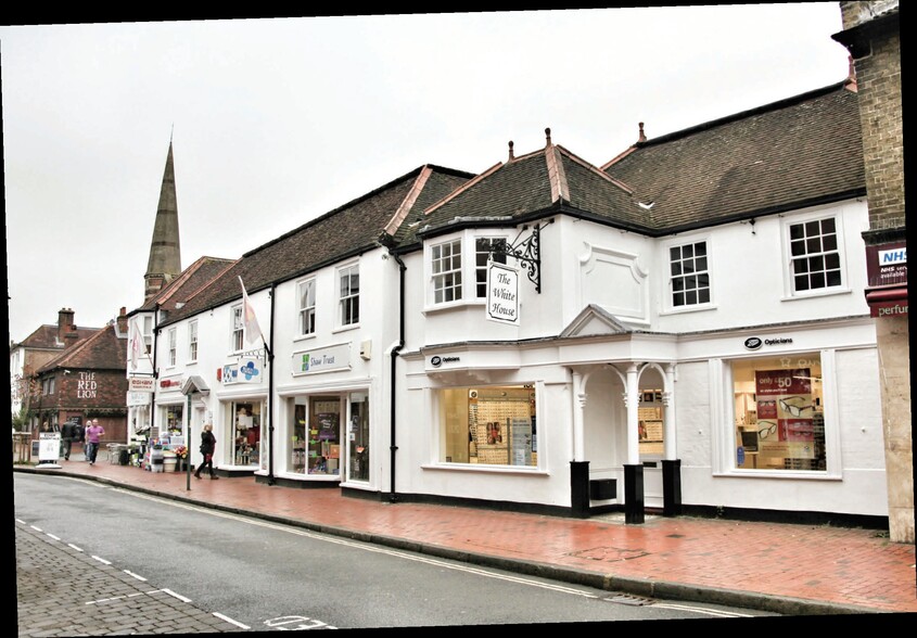 53-58 High St, Egham à louer - Photo du bâtiment - Image 1 de 2