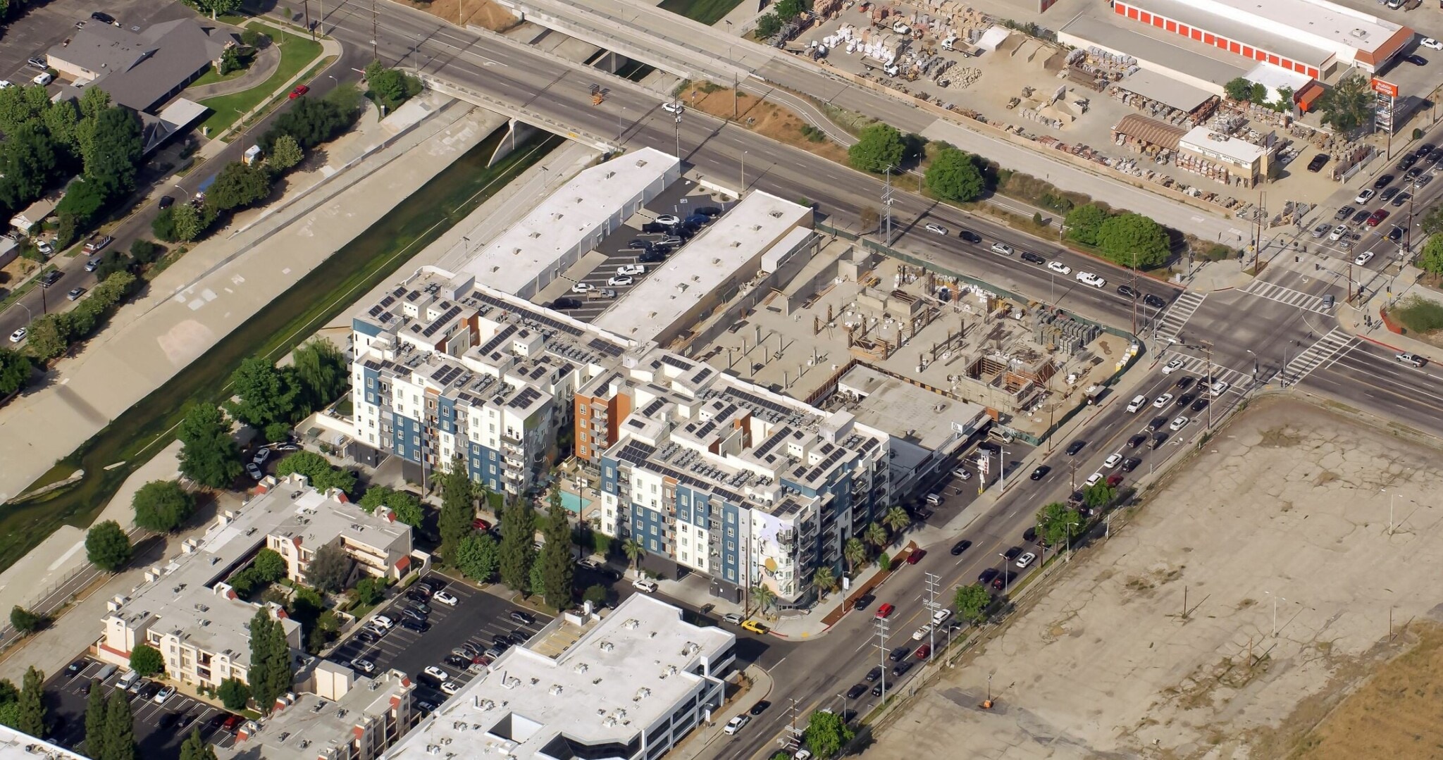 6801 Canoga Ave, Canoga Park, CA for sale Primary Photo- Image 1 of 4