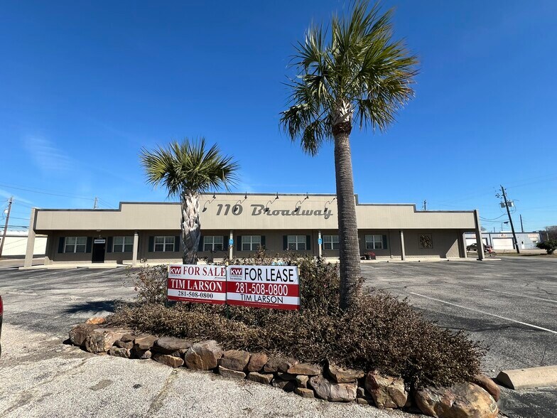 110 N Broadway St, La Porte, TX à vendre - Photo du bâtiment - Image 2 de 7