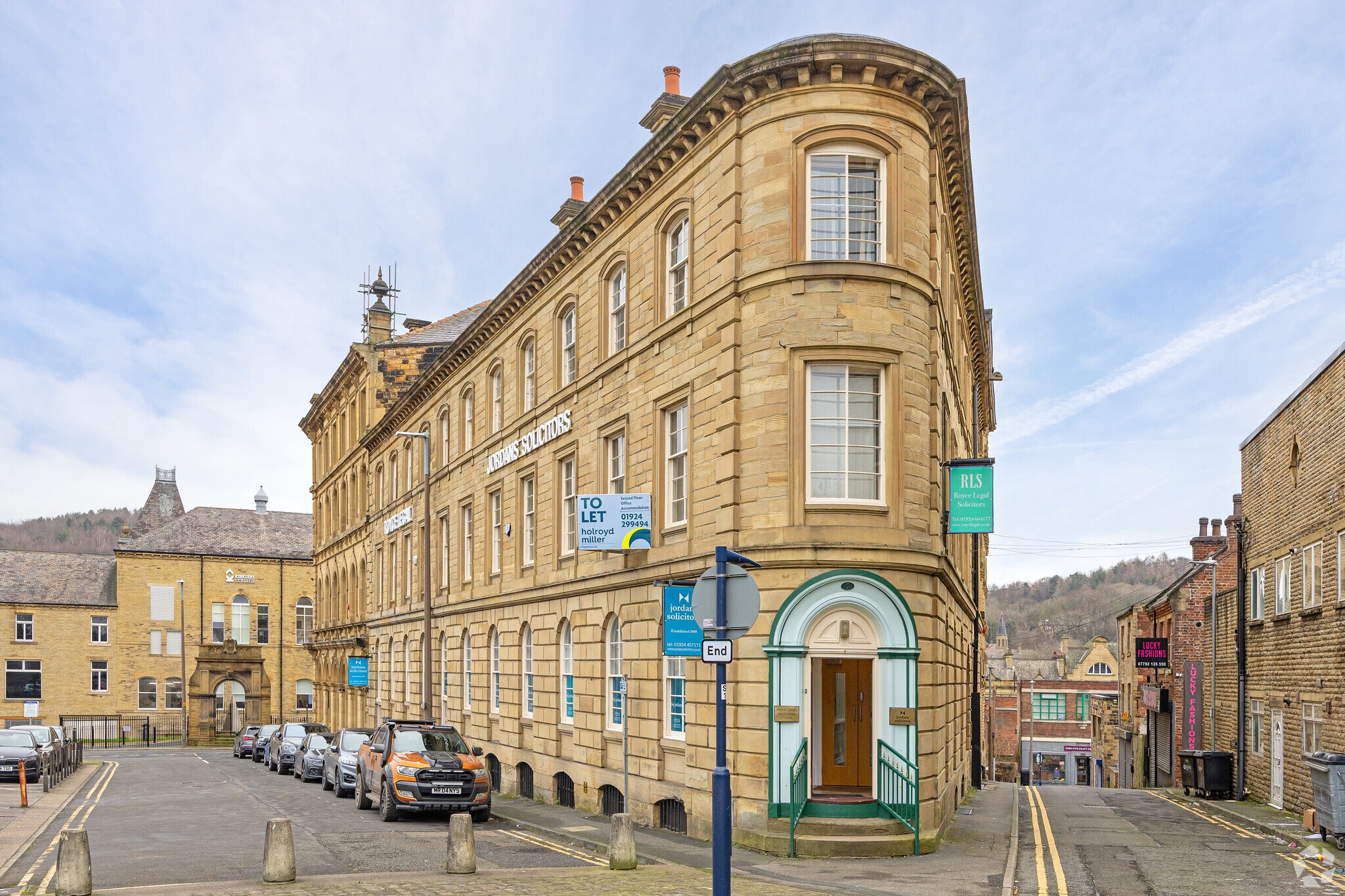 7 Wellington Rd E, Dewsbury for lease Primary Photo- Image 1 of 3