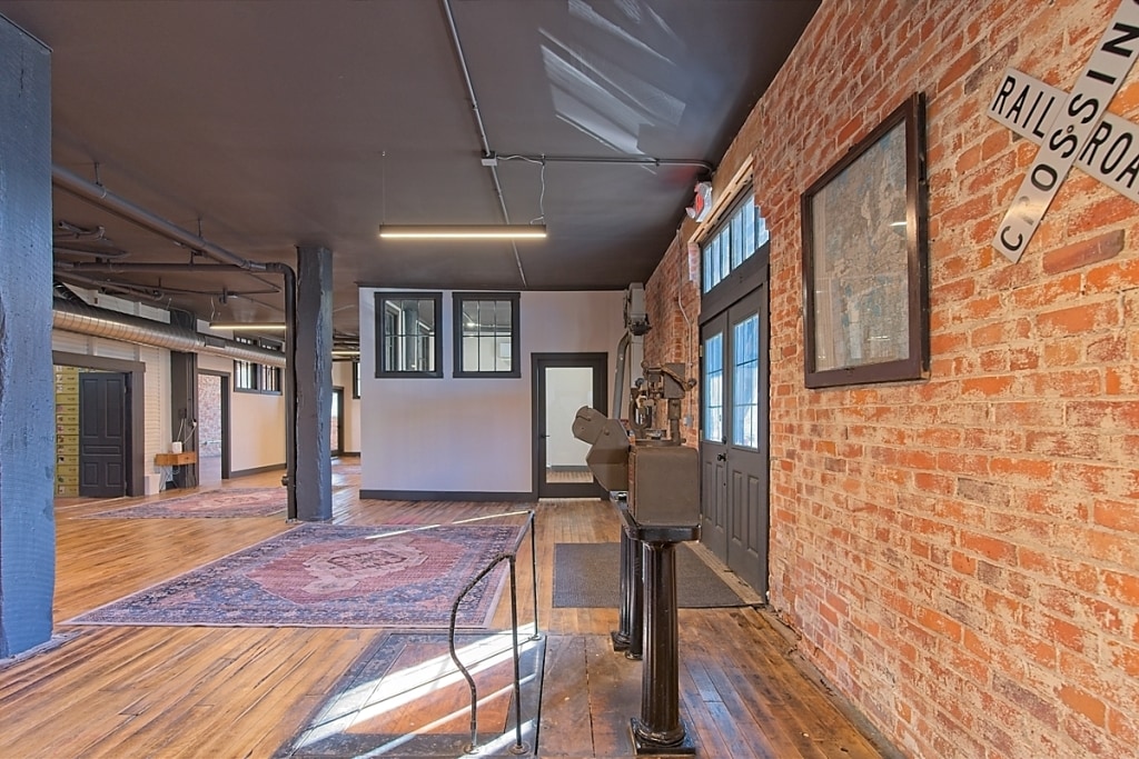 101 W Broadway St, Tipp City, OH à louer Photo intérieure- Image 1 de 41