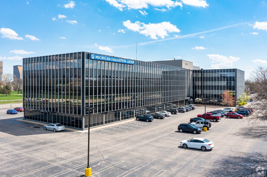 26400 Lahser Rd, Southfield, MI à louer - Photo du bâtiment - Image 2 de 13