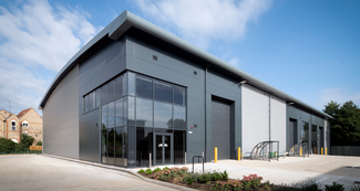 Plus de détails pour Station Approach, Waltham Cross - Industriel/Logistique à louer