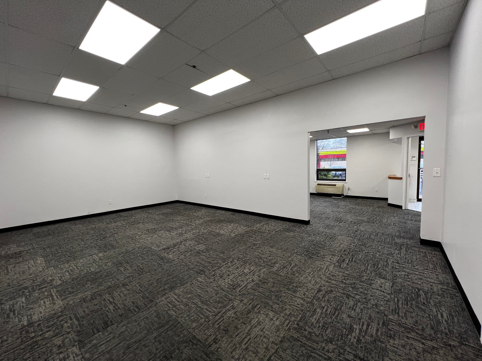 60-90 Bridge Rd, Islandia, NY à louer Photo intérieure- Image 1 de 3