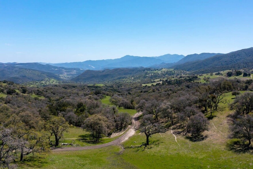 39101 E Carmel Valley Rd, Carmel Valley, CA for sale - Primary Photo - Image 1 of 20